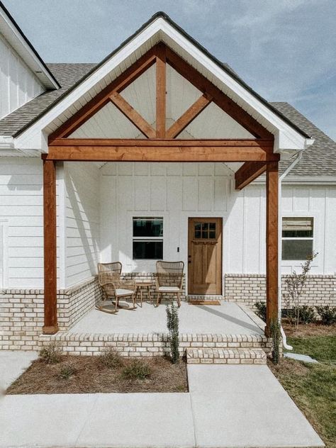 Front Porch Rockers, Cedar Porch, Porch Rockers, Diy Front Porch, Brick Exterior House, Barn Style House, Farmhouse Exterior, Farmhouse Style House, Farmhouse Homes