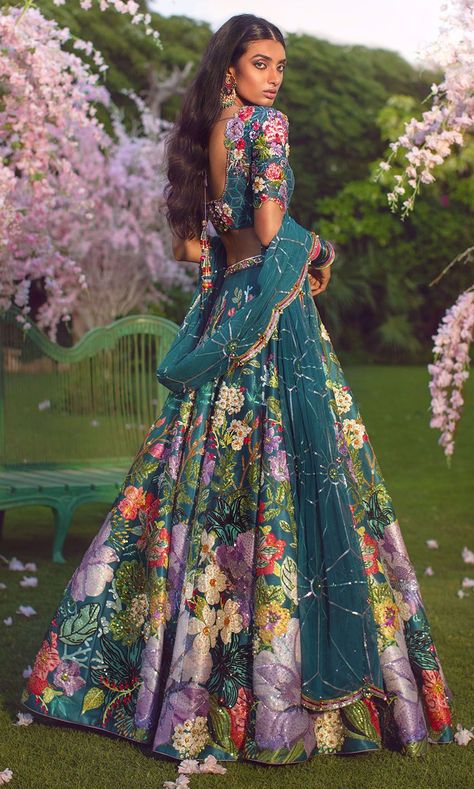 Jungle Outfit, Coral Outfit, Jungle Dress, Nomi Ansari, Different Wedding Dresses, Make A Dress, Wedding Dresses Indian, Indian Outfits Lehenga, Trendy Prom Dresses