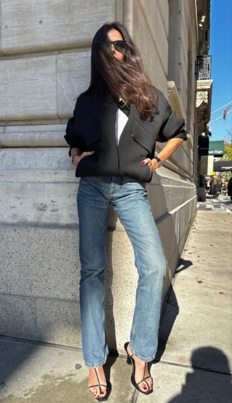 Barbara Martelo, Office Fashion, New Wardrobe, Bell Bottom Jeans, Business Casual, Lookbook, Street Style, Vogue, Wardrobe