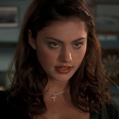 Phoebe Tonkin H2o, H2o Mermaids, Phoebe Tonkin, Girl Next Door, Just Girl Things, Aesthetic Photo, Gossip Girl, Cute Hairstyles, Brown Hair