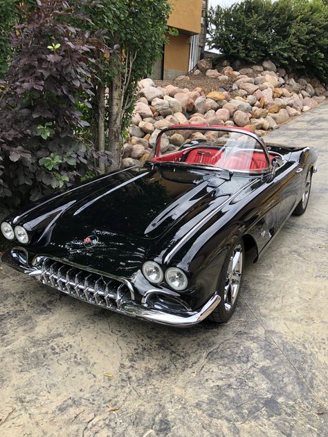 Sweet 62 Corvette with 58 grill Old School Corvette, Jack Core, 62 Corvette, 63 Corvette, C1 Corvette, C2 Corvette, 1957 Corvette, Black Corvette, Corvette Summer