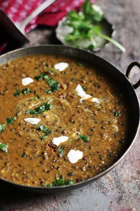 Dal makhani recipe with step by step photos.  Dal makhani is one of the most sought  after punjabi recipe. I got few emails from readers requesting this restaurant style dal makhani recipe. This creamy and rich dal makhani recipe is the one just like we eat in restaurants. Recipe via cookclickndevour.com #dalmakhani #makhanirecipe #vegetarianrecipes #cookclickndevour Easy Dahl Recipe, Makhani Recipe, Dal Makhani Recipe, Dahl Recipe, Dhal Recipe, Dal Fry, Dal Makhani, Punjabi Food, Healthy Side Dish