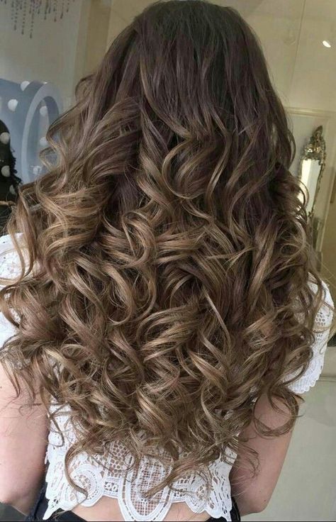 ☻ Big Curls For Long Hair, Beauty Secrets Hair, Loose Curls Hairstyles, Small Curls, Different Curls, Large Curls, Brown Hair Inspo, Curly Hair Photos, Curls For Long Hair