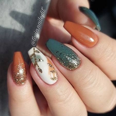 autumn nail designs for 2022 // autumn acrylic nail art // trendy autumn nails // fall nail designs // fall nail designs acrylic // short fall nail designs // fall nail ideas // simple fall nail designs // 2021 fall nail designs // fall nail art // fall nail colors September Nails, Fall Gel Nails, Fall Nail Art Designs, Cute Nails For Fall, Fall Acrylic Nails, Winter Nail, Fall Nail Art, Dipped Nails, Autumn Nails