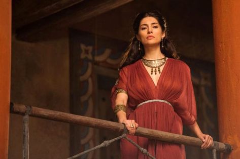 Ancient Rome Fashion, Greek Inspired Fashion, Ancient Rome Clothing, Ancient Rome Aesthetic, Ancient Roman Clothing, Caterina Murino, Roman Clothes, Rome Outfits, Rome Fashion