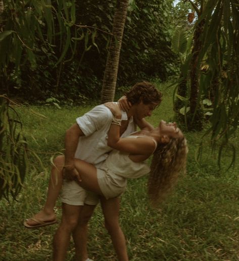 Couple film photoshoot inspo, film vibes, filmy edit, hawaii couple photoshoot, tropical photoshoot, jungle photoshoot Couple Photoshoot Travel, Waterfall Aesthetic Couple, Filmy Couple Photoshoot, Hawaii Couple Photos, Jungle Couple Photoshoot, Island Couple Aesthetic, Engagement Photos Hawaii, Hawaii Couples Photoshoot, Tropical Engagement Photos