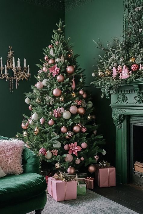 Christmas Tree Pink And Green, Green And Pink Christmas Decor, Pink And Green Christmas Decor, Green Christmas Decor Ideas, Pink And Green Christmas Tree, Green And Pink Christmas, Pink And Green Christmas, Sage Green And Pink, Green Christmas Decor