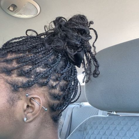 Small Braids For Black Women Natural, Bohemian Knotless Braids Natural Hair Short, Mini Short Box Braids, Single Braids On Natural Hair, Small Braids Hairstyles Natural Hair, Short Natural Mini Braids, Knotless With Real Hair, Mini Braid Hairstyles Natural Hair, Natural Hair Knotless Braids No Weave