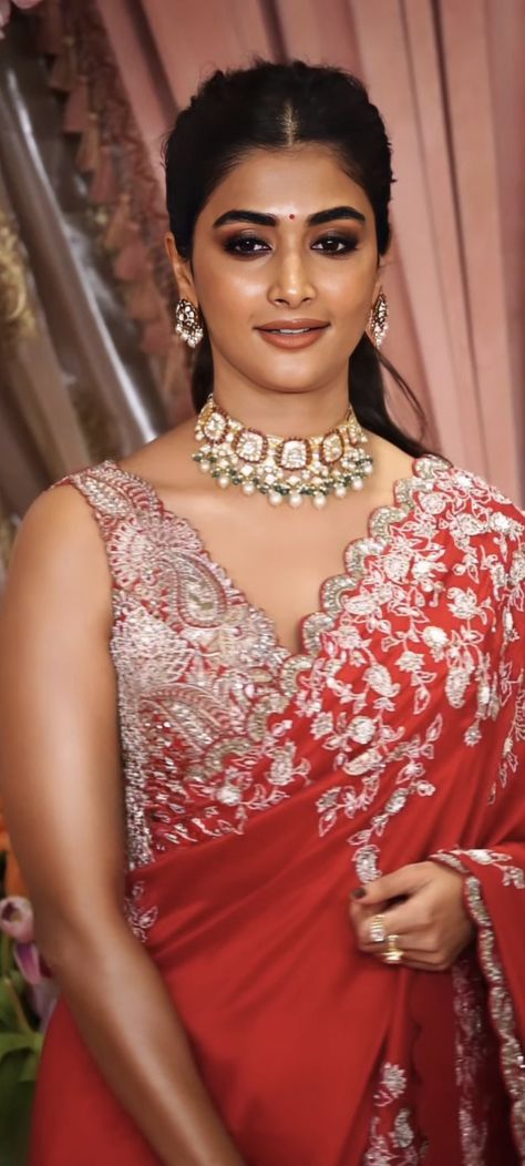 Pooja Hedge Dresses, Pooja Hedge In Saree, Pooja Hegde, Saree Photoshoot, Beautiful Dresses Short, Indian Beauty Saree, Actress Photos, Bollywood Actress, Saree