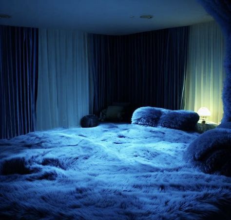 Blue bedroom #blue #bedroomideas #bedroomdecorideas Old Fashioned Bedroom, Fantasy Bedroom Aesthetic, Fur Bedroom, Aesthetic Light Blue, Fantasy Bedroom, Bedroom Blue, Aesthetic Light, Luxury Bedroom, Blue Rooms