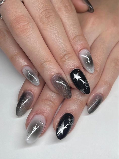 Black Silver Nails, Black Gel Nails, Retro Nails, Punk Nails, Goth Nails, Grunge Nails, Pretty Gel Nails, Nail Idea, Nail Swag