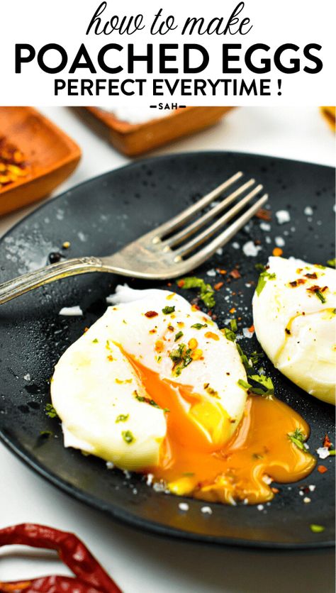 Poached Eggs How To, Best Poached Eggs, Egg Calories, Poached Egg Recipe, Turkish Eggs, How To Make A Poached Egg, Ways To Cook Eggs, Egg Nutrition, Perfect Poached Eggs