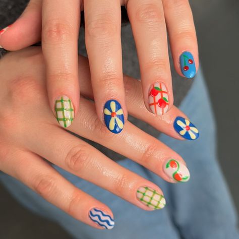 𝑪𝑰𝑻𝑹𝑬 | Cutest picnic vibes for @jemmaxb 🧺 . . . . #picnicnails #picnicnailart #fruitnails #fruitnailart #fruitynails #summernails… | Instagram Cute Nail Ideas Gel Short, Fun Nail Patterns, Different Color Nails Blue, Mediterranean Nail Ideas, Blue And Orange Fall Nails, Square Design Nails, Picnic Nail Art, Beach Vibes Nails, Nail Art Inspo Simple