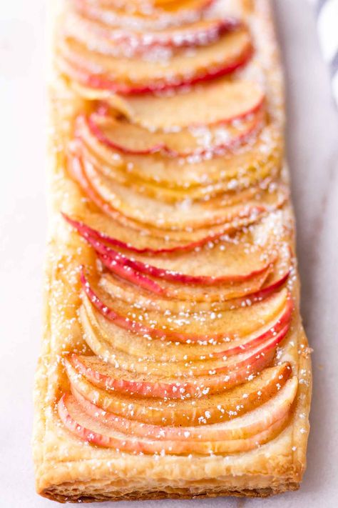 Apple Tarts Recipe Easy, Puff Pastry Apple Tart, Apple Pastries, Puff Pastry Apple, Apple Tarte, Apple Tarts, Apple Tart Recipe, Apple Pastry, Apple Puff Pastry