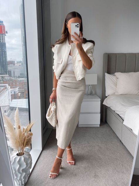 Linen Skirt Outfit, Wrap Skirt Outfit, Friday Outfit For Work, Linen Skirts, Long Linen Skirt, Spring Skirt Outfits, Womens Skirt Outfits, Business Dress Women, Casual Outfits For Women