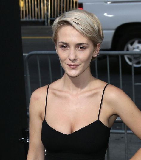 Addison Timlin [irtr] | #fashion #outfit #beautiful #pretty Addison Timlin, Cool Halloween Costumes, Fashion Outfit, Celebrities Female, Beautiful People, Halloween Costumes, It Cast, Quick Saves