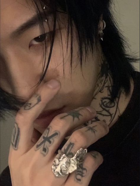 Hot Emo Guys With Piercings, Tattoo Boy Aesthetic, Emo Asian Boy, Boys With Piercings, Emo Boy Hair, Guys With Black Hair, Men's Piercings, Aesthetic Emo, Asian Tattoos