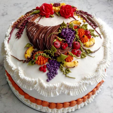 Turkey Cakes Ideas, Thanksgiving Cake Ideas Decorating Turkey Theme, Fall Dessert Decorating Ideas, Cornucopia Cake Ideas, Cake Decorating Thanksgiving, Simple Fall Themed Cakes, Thanksgiving Themed Cake, Thanksgiving Cake Decorations, Thanksgiving Cake Decorating Ideas