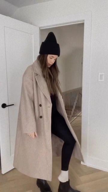 Jodi Lopez on Instagram: "Bump Style | I just want to by comfy, cozy and warm so I’m layering a few of my wardrobe essentials. Here’s what I’m wearing. blk crew long sleeve | @lululemon blk perform leggings | @everlane fleece zip up | @hm oversized coat | @zara blk hat | @acnestudios baseball hat | @provinceofcanada" Zara Oversized Coat, Oversize Coat, Zara Coat, Bump Style, Oversized Coat, My Wardrobe, Comfy Cozy, Baseball Hat, Bump