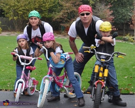 Biker Gang Halloween Costumes, Biker Gang Costume, Gang Costumes, Gang Photo, Biker Costume, Sibling Halloween Costumes, Gang Family, Halloween Costumes To Make, Motorcycle Gang