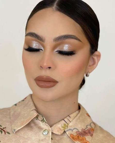 Social Glam Makeup, Maquillaje Cut Crease, Makeup Social, Maquillage Yeux Cut Crease, Makeup Ojos, Prom Eye Makeup, Cut Crease Makeup, Dope Makeup, Fancy Makeup