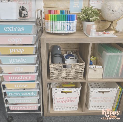 Small Classroom Setup, Teacher Supplies Organization, Classroom Supplies Organization, Teaching Classroom Decor, Habits And Routines, Classroom Organization Elementary, Teaching Organization, Prek Classroom, Classroom Makeover