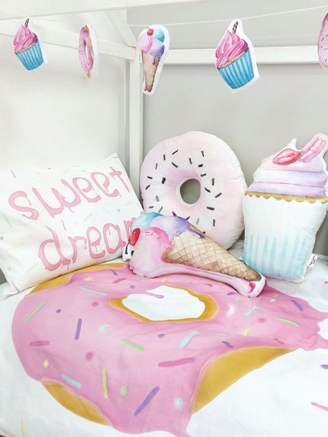 Room Inspiration Pink, Girls Room Inspiration, Cupcake Bedroom, Candy Themed Bedroom, Sweets Design, Pink Girls Room, Childrens Bedding Sets, Candy Room, Diy Donut