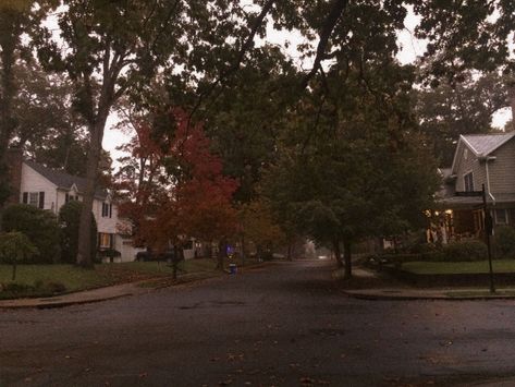 gloomy day, small town autumn Pretty Little Liars Autumn, Autumn Playlist, Aesthetic Road, Fall Autumn Aesthetic, Fall Boards, Fall Mood Board, Dark Autumn, Early Autumn, Season Of The Witch