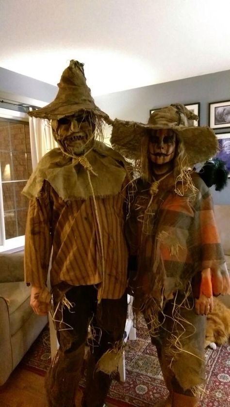 Scarecrow couple Scarecrow Costume Plus Size, Scary Scarecrow Diy Costume, Spooky Scarecrow Costume, Pumpkin Scarecrow Costume, Scary Scarecrow Makeup For Men, Man Scarecrow Costume, Diy Scarecrow Costume Men, Diy Scary Scarecrow Costume, Male Scarecrow Costume