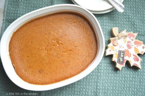 Baked Pumpkin Pie Pudding Pumpkin Pie Pudding, Gluten Free Pumpkin Recipes, Pecan Pie Easy, Pie Easy, Pumpkin Treats, Easy Holiday Desserts, Pumpkin Recipes Easy, No Bake Pumpkin Pie, Pumpkin Pudding