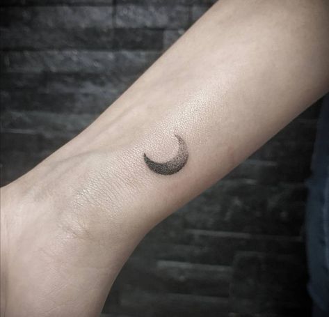 Dot Moon Tattoo, Dotwork Moon Tattoo, Moon Dotwork Tattoo, Tattoo Touch Up, Wicca Tattoo, Minimal Tattoos, Crescent Moon Tattoo, Handpoke Tattoo, Tattoo Project