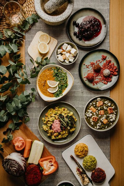 Food Ayurveda Wellness Healing Hotel Buffet Austria Vacation HolidaySonnhof Ayurvedic Lifestyle Aesthetic, Ayurveda Color Palette, Yoga Retreat Food, Wellness Retreat Food, Ayurveda Cooking, Ayurveda Aesthetic, Ayurvedic Nutrition, Healing Kitchen, Ayurvedic Cooking