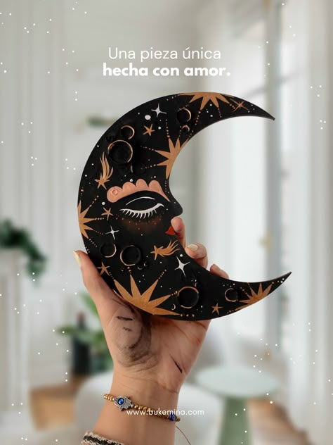 Painted Crafts To Sell, Posca Inspiration, Leaf Art Diy, Moon Stars Art, Moody Decor, Halloween Clay, Cerámica Ideas, Ceramic Artwork, Celestial Art