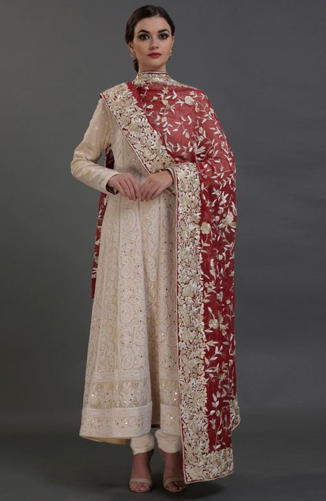 Parsi Gara Dupatta, Anarkali Dress Floor Length, Parsi Wedding, Lucknowi Chikankari Suits, Lucknowi Suits, Hand Embroidered Dupatta, Chikankari Anarkali, Velvet Saree, Capsule Wardrobe Women