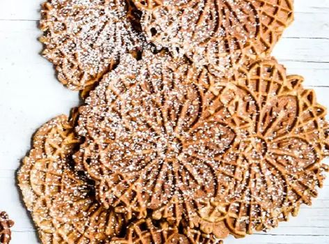 Gingerbread Pizzelle - everybodylovesitalian.com Peanut Butter Pizzelle Recipe, Gluten Free Pizzelle Recipe, Chocolate Pizzelle Recipe, Pizzelle Cookies, Pizzelle Recipe, Gold Rum, Xmas Cookies, Perfect Cookie, Confectioners Sugar