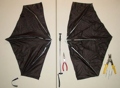 Bat wings using old umbrella  wear with a one piece black bathing suit if you're going for sexy Diy Bat Costume, Bat Costume, Halloween 2014, Black Bathing Suits, Halloween Costumes Makeup, Halloween Props, Mud Pie, Halloween Haunt, Playing Dress-up