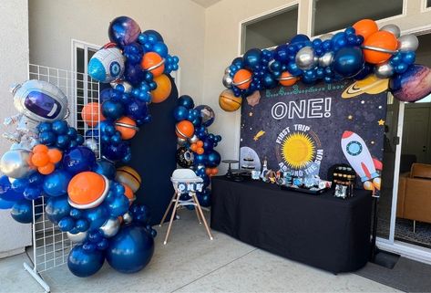 Space themed first birthday party. Latex balloons by Qualatex. Mylar foil balloons: https://amzn.to/48DKzV6 Grid panels: https://amzn.to/48kUkb0 Space Themed First Birthday Party, Space Themed First Birthday, Space Balloons, Grid Backdrop, Galaxy Balloons, Outer Space Party Decorations, Astronaut Decorations, Space Party Decorations, Outer Space Party