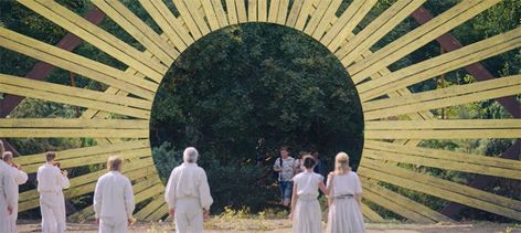 Midsommar Screencaps, Pretty Movie, George Mackay, Film Score, I Love Cinema, Love Movie, Film Stills, Travel Couple, Film Movie