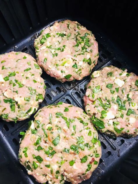 Air Fryer Spinach, Spinach Feta Turkey Burgers, Turkey Feta Burgers, Spinach Burgers, Ground Chicken Burgers, Turkey Patties, Greek Turkey Burgers, Turkey Burger Recipes, Spinach Feta