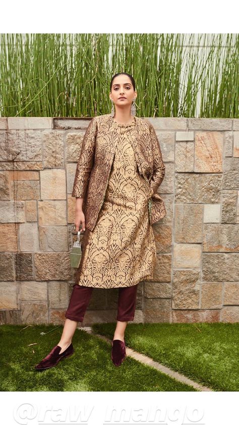 Banarasi Jacket Suit, Suit With Jacket Indian Women, Banarasi Suit Designs Latest Pakistani, Winter Salwar Suit For Women, Jacket Suits Indian, Banaras Suit, Brocade Suit Design, Winter Suits For Women Indian, Banarasi Suit Designs Latest