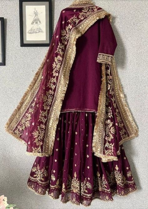 How To Style Gharara, Garara Ideas For Wedding, Pakistani Suit Designs Party Wear, Pakistani Garara Dresses, Elegant Pakistani Dresses, Gharara Suits Party Wear, Mehndi Outfit Ideas, Gharara Designs Pakistani Bridal, Traditional Gharara