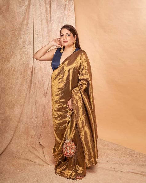 Saree Style, Tissue Saree, Saree Look, Saree Styles, Wedding Looks, Blouse Design, Indian Wear, Indian Outfits, Style Ideas