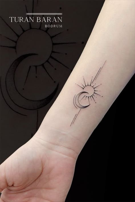 Moon Tattoo Line Art, Moon Tattoo Line, Sonne Mond Tattoo, Girl Stomach Tattoos, Chest Neck Tattoo, Simple Tattoo With Meaning, Arm Tattoos Lettering, Sun Moon Tattoo, Tattoos Feminine