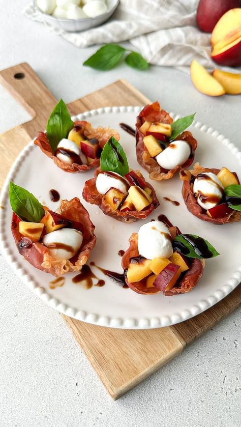 Kristel Talie | Peach Caprese in baked prosciutto cups✨ A fun summery twist to the classic Italian caprese salad🍃 This recipe is a delicious finger food... | Instagram Baked Prosciutto, Prosciutto Cups, Italian Caprese, Peach Caprese, Italian Caprese Salad, Easter Appetizer, Peach Basil, Mini Rolls, Ham Cheese