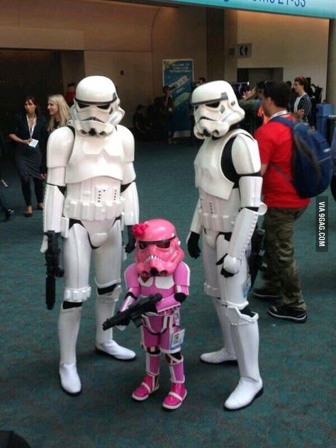 Family of Stormtroopers. Comic Con Costumes, Family Cosplay, Inktober 2024, Storm Troopers, Comic Con Cosplay, Star Wars Costumes, Star Wars Day, May The 4th, Star Destroyer