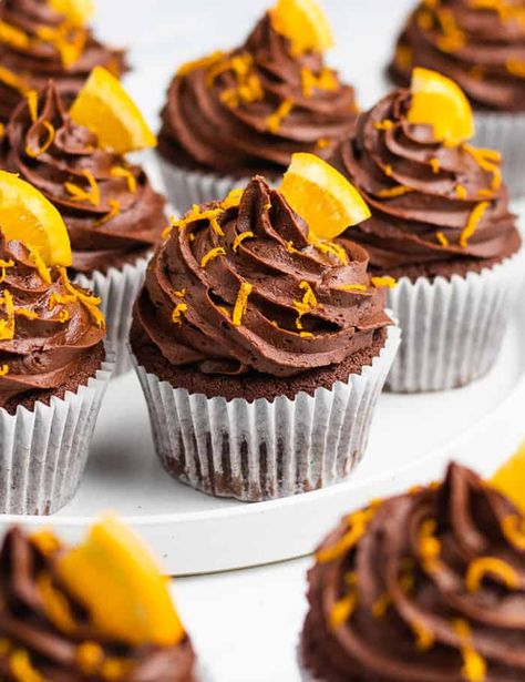 Chocolate Cupcakes Decoration, Chocolate Orange Cupcakes, Mango Chocolate, Orange Buttercream, Orange Cupcakes, Orange Chocolate Cake, Fresh Orange Juice, Orange Muffins, Summer Baking