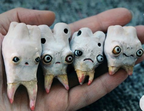 Weird Sculptures Clay, Weird Pottery Ideas, Weird Clay Art, Creepy Clay Art, Weird Ceramics, Fimo Art, Sculpture Art Clay, Clay Diy Projects, Keramik Design