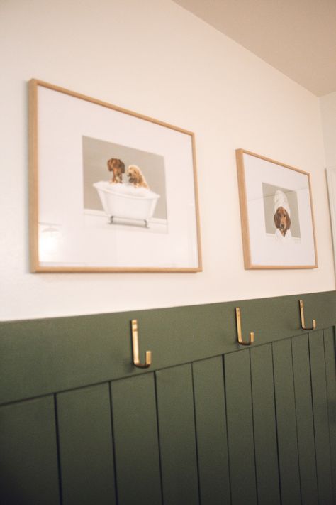 kid bathroom decor 4 Dog Theme Bathroom, Dog Bathroom Pictures, Kid Bathroom Remodel, Children’s Bathroom, Kids Neutral Bathroom, Dog Themed Bathroom, Bathroom Pictures Wall Art Ideas, Unisex Kids Bathroom Ideas, Cute Bathroom Themes