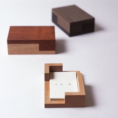 APRIL LOOK Small Wooden Boxes, Cnc Projects, Wood Accessories, Wooden Projects, Wooden Crafts, Business Card Holders, Wood Boxes, Woodworking Shop, Wood Shop