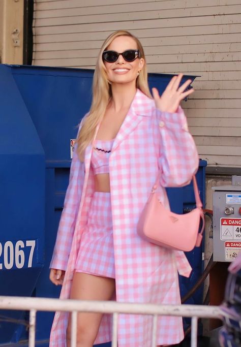 Margot Robbie Photos, The Barbie Movie, Stylish People, Barbie Aesthetic, Star Guardian, Look Rose, Barbie Costume, Mega Star, Fashion Vibes